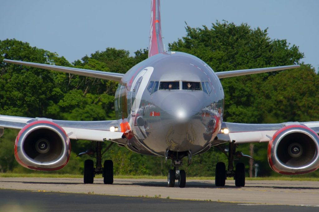 airplane-front-view-on-yeadon-runway-31154695